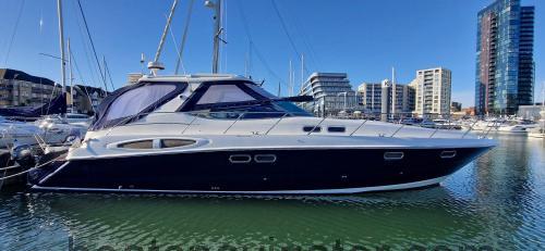 Sealine S48 specs and reviews